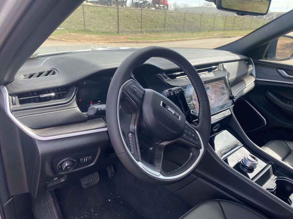 New 2026 Jeep Grand Cherokee Limited w/ Luxury Tech Group II image 18