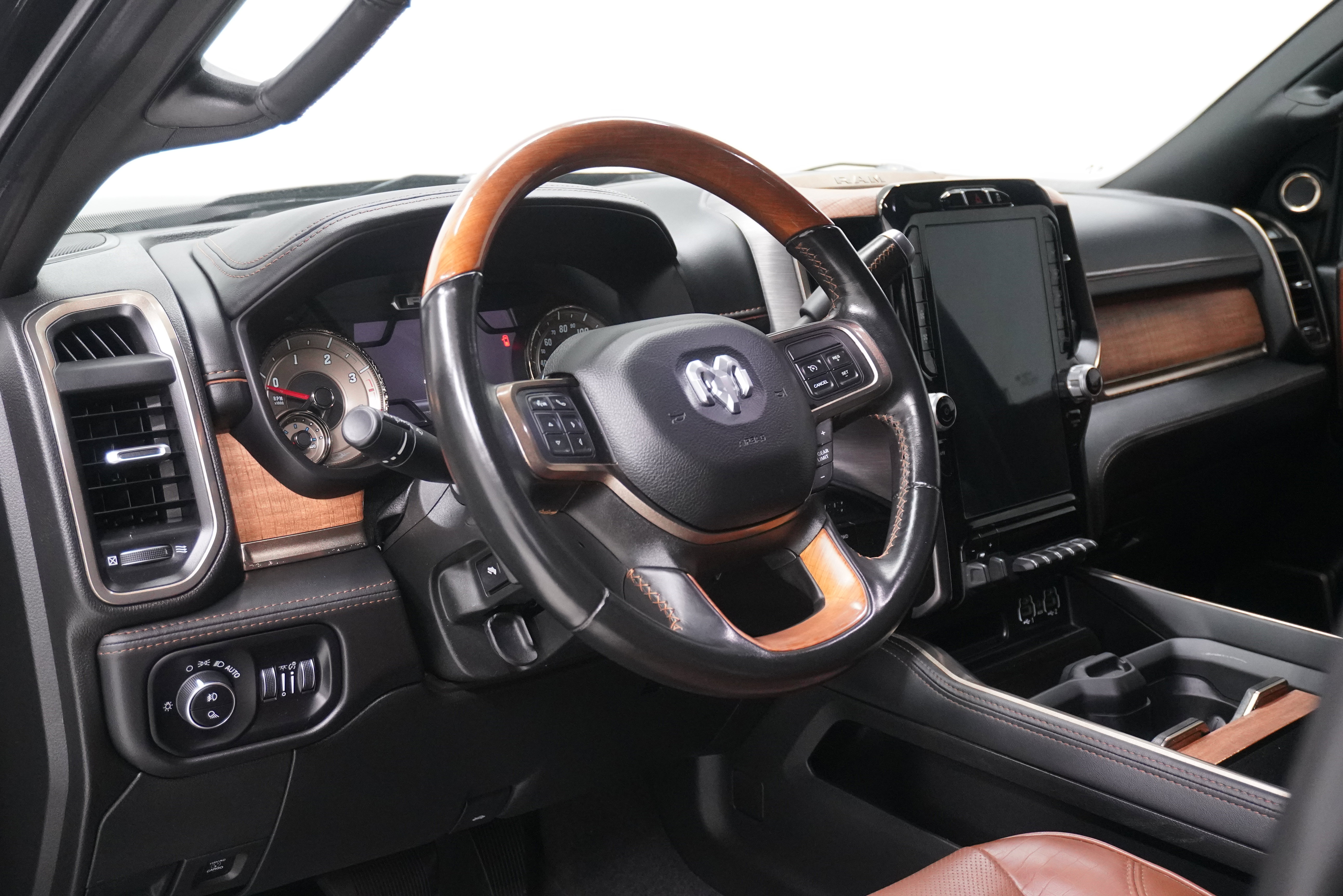 Used 2022 RAM 3500 Limited image 11