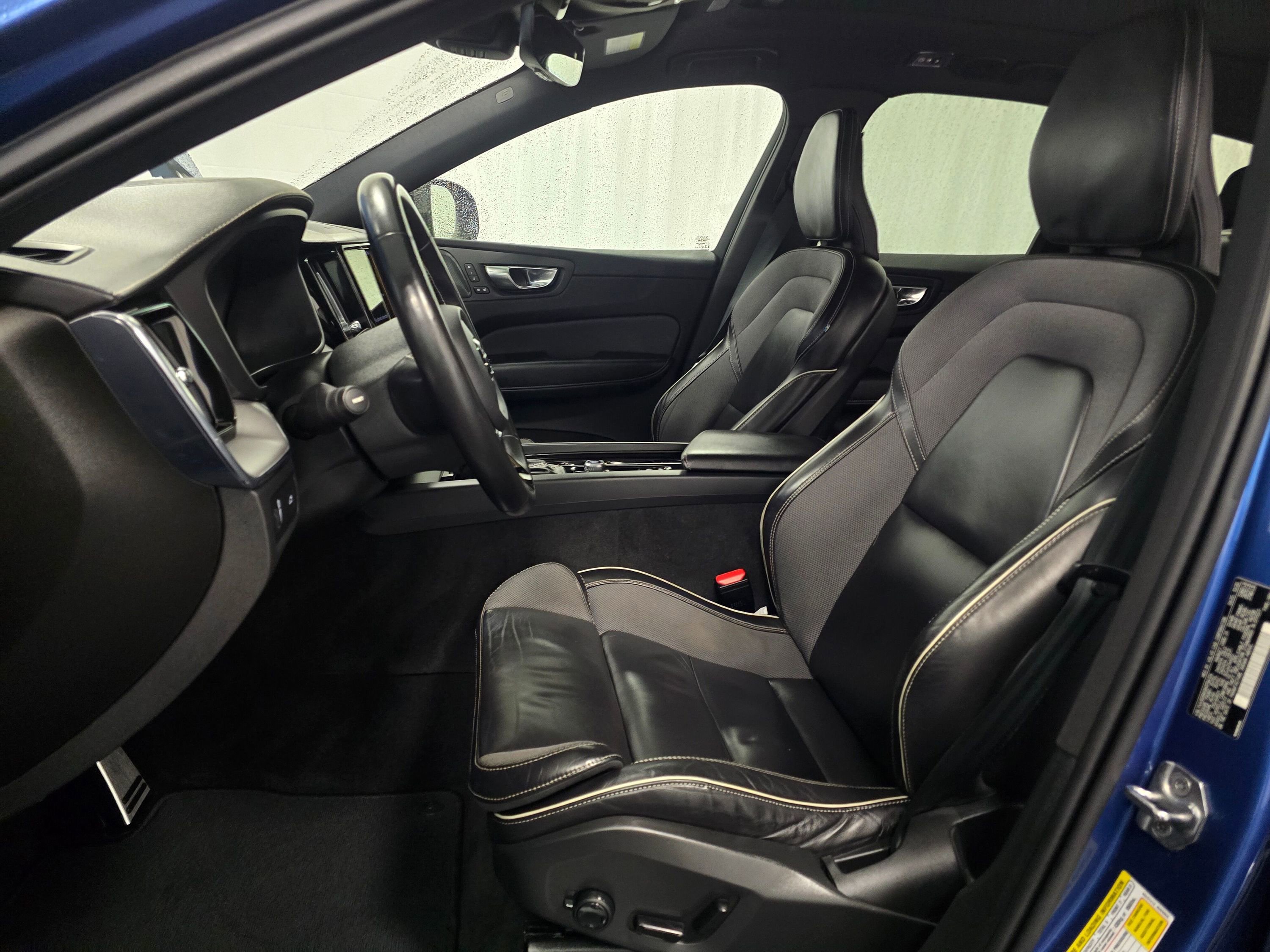 Used 2021 Volvo XC60 T5 R-Design w/ Protection Package Premier image 13