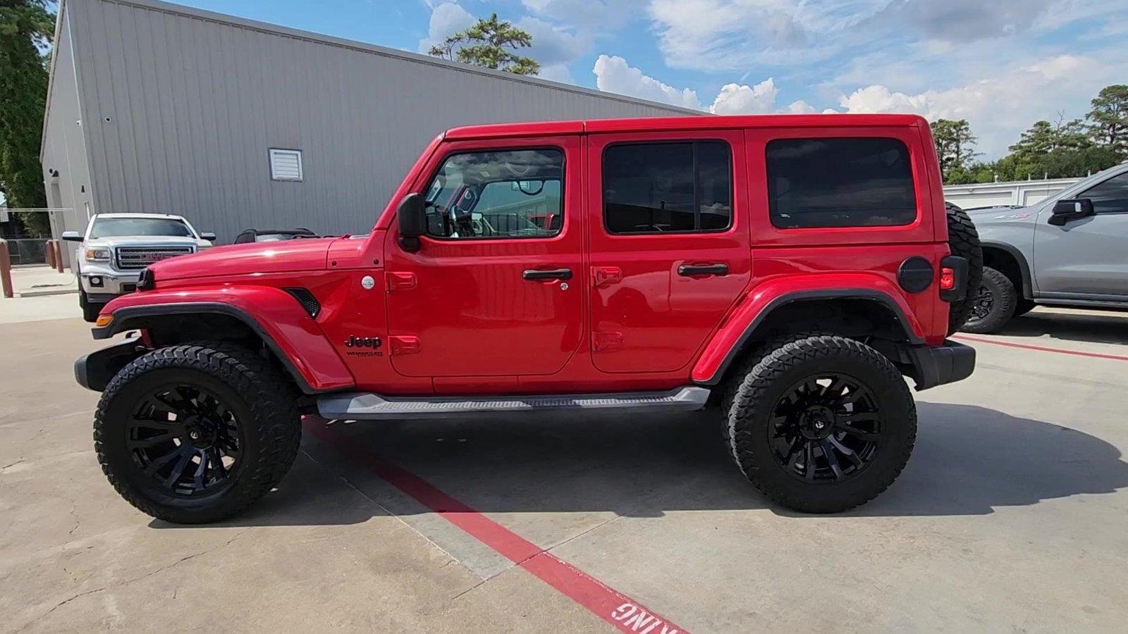 Used 2019 Jeep Wrangler Unlimited Sahara AWD/4WD image 5