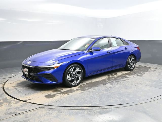 Used 2025 Hyundai Elantra Limited FWD image 4