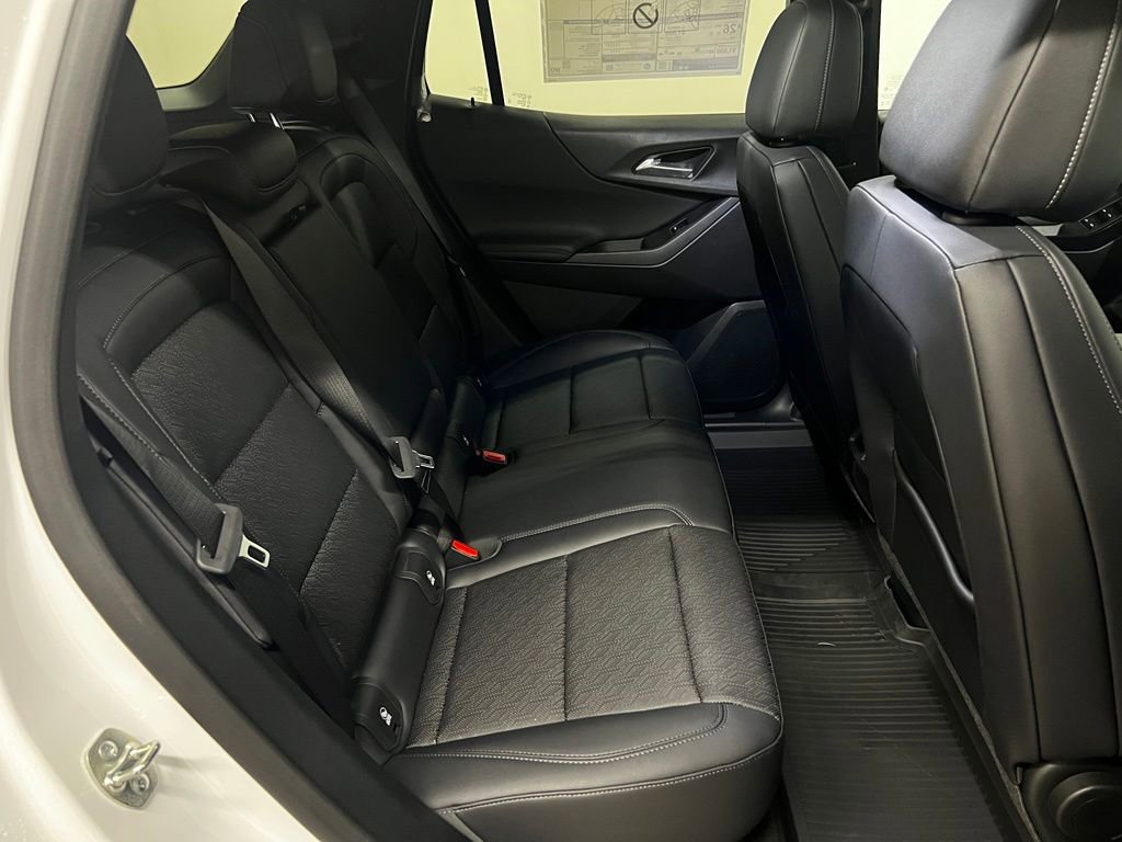 New 2026 Chevrolet Equinox LT w/ Convenience Package II AWD/4WD image 30