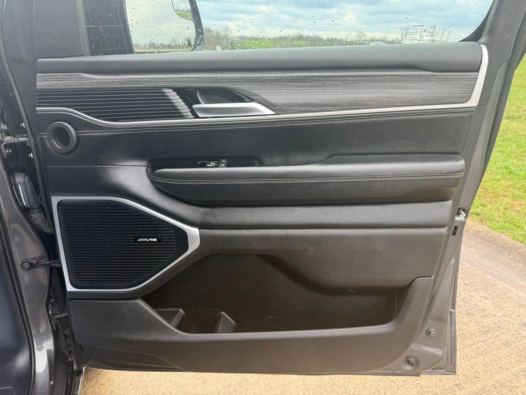 Used 2024 Jeep Wagoneer Series II w/ Flexible Seating Group image 22