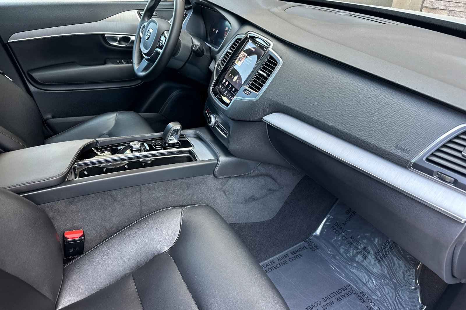 Certified 2025 Volvo XC90 B5 Core AWD/4WD image 18