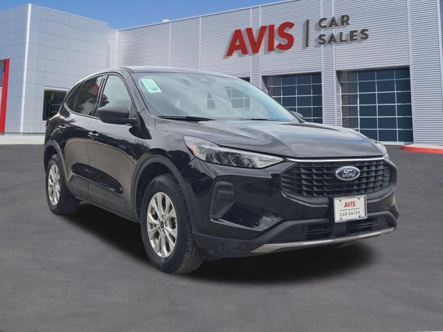 Used 2025 Ford Escape Active AWD/4WD image 3