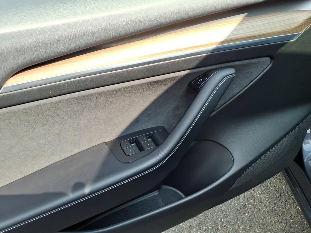 Used 2023 Tesla Model 3 Standard Range RWD image 17