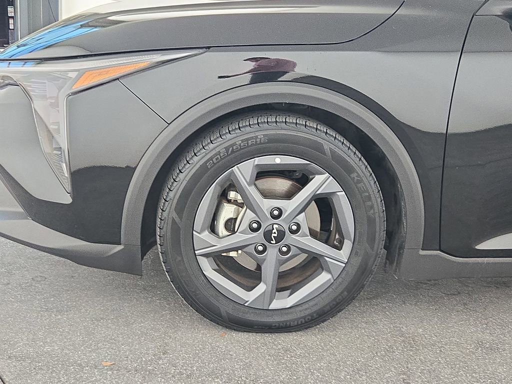 Used 2025 Kia K4 LXS image 37