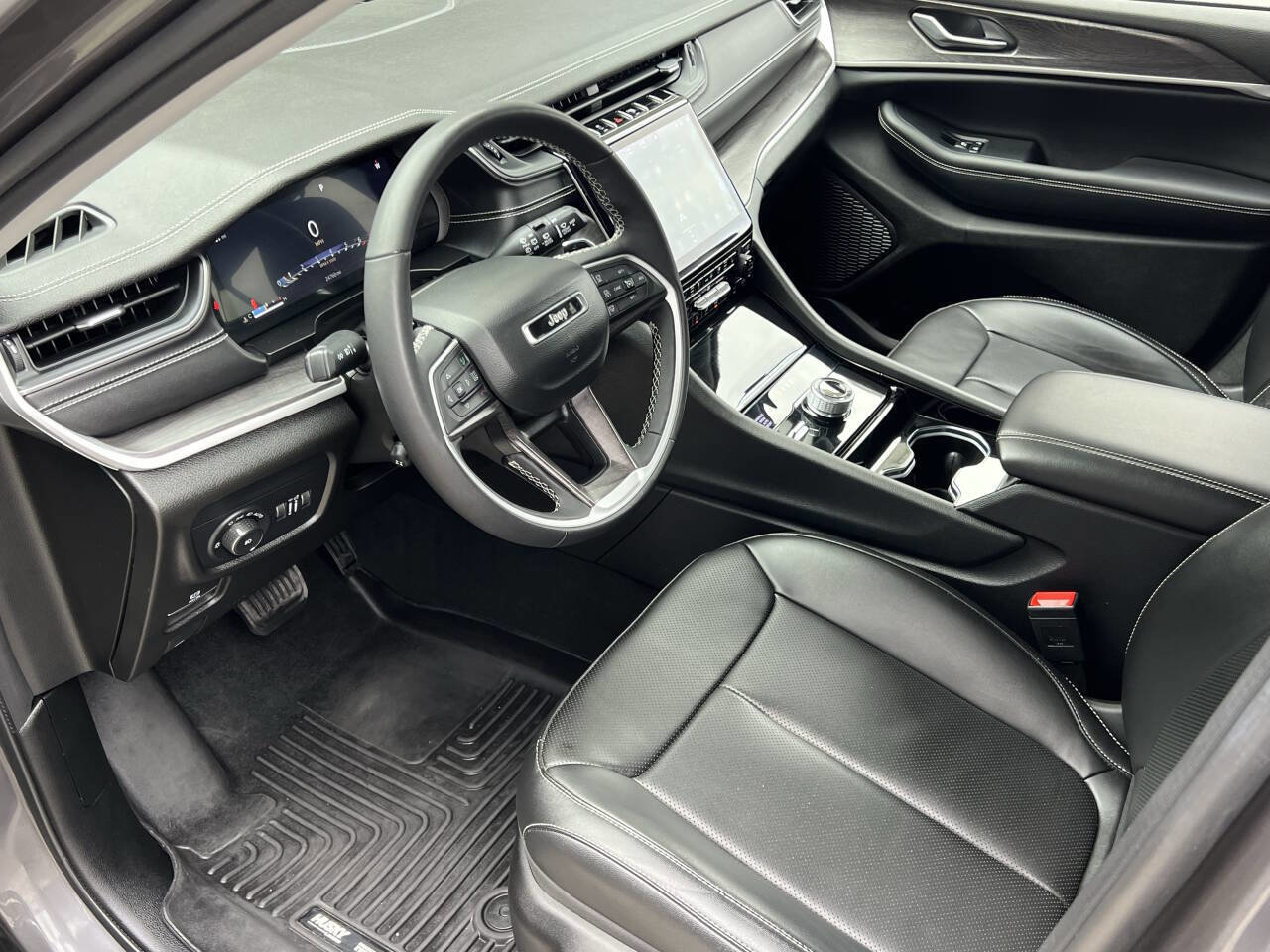 Used 2023 Jeep Grand Cherokee L Limited w/ Luxury Tech Group II image 15