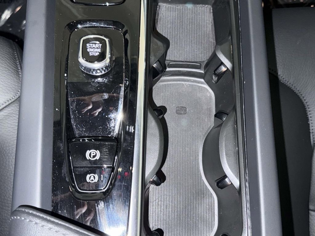 Certified 2024 Volvo S60 B5 Plus image 22