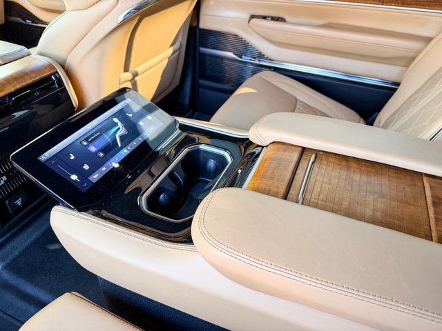 Used 2022 Jeep Grand Wagoneer Series III image 21