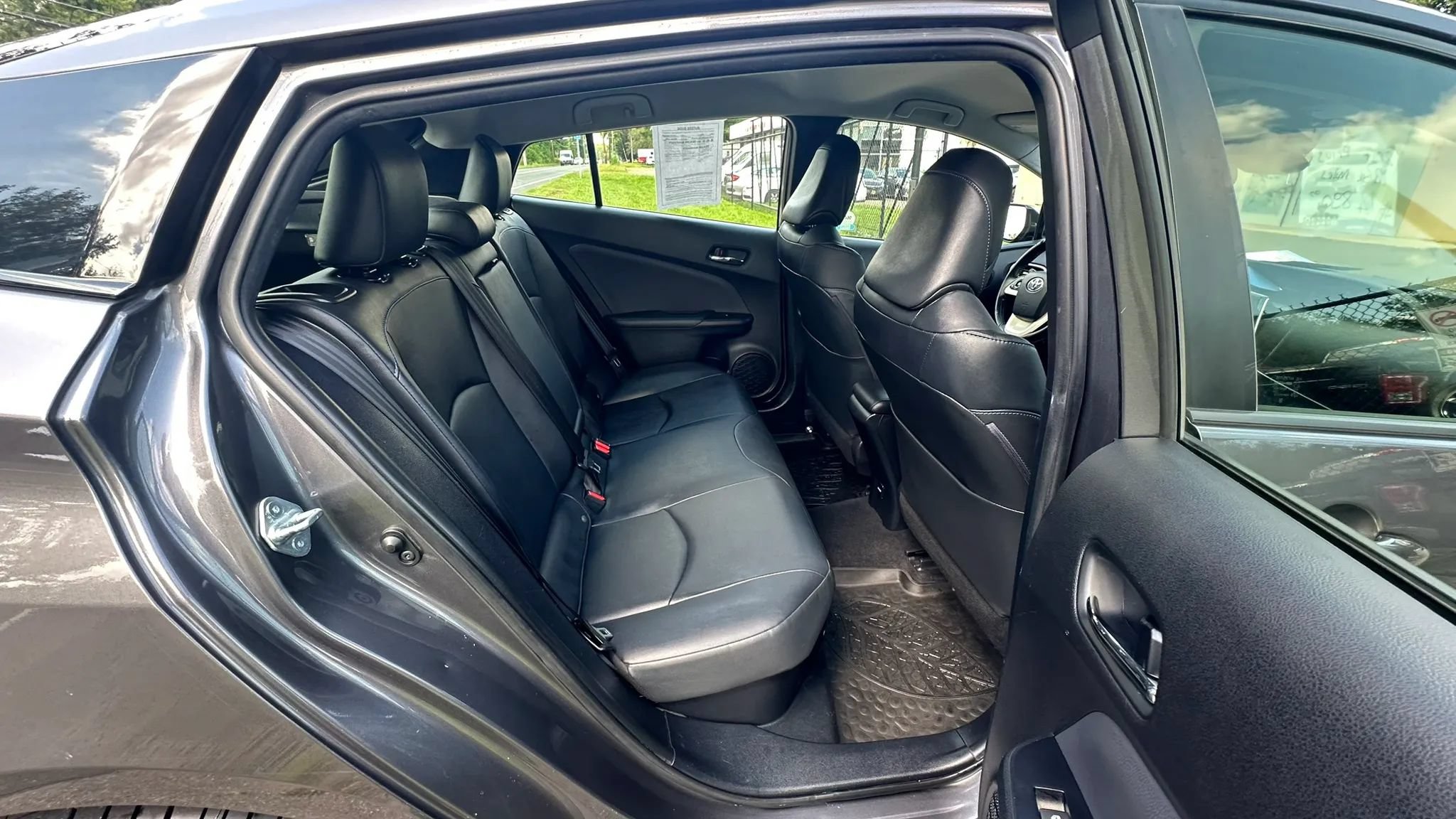 Used 2017 Toyota Prius Three Touring FWD image 24