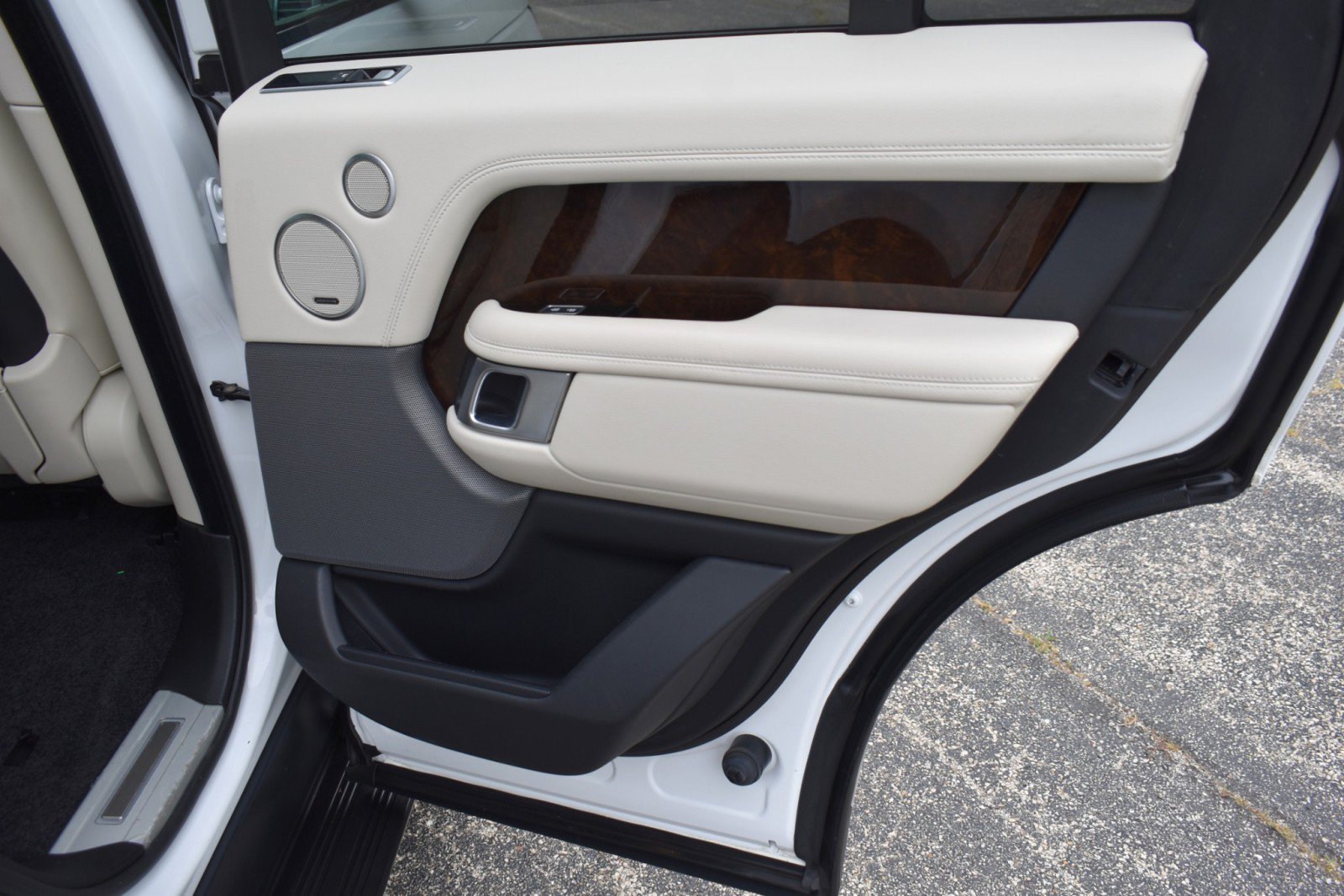 Used 2021 Land Rover Range Rover AWD/4WD image 38
