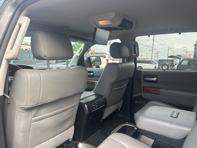 Used 2020 Toyota Sequoia Platinum RWD image 16