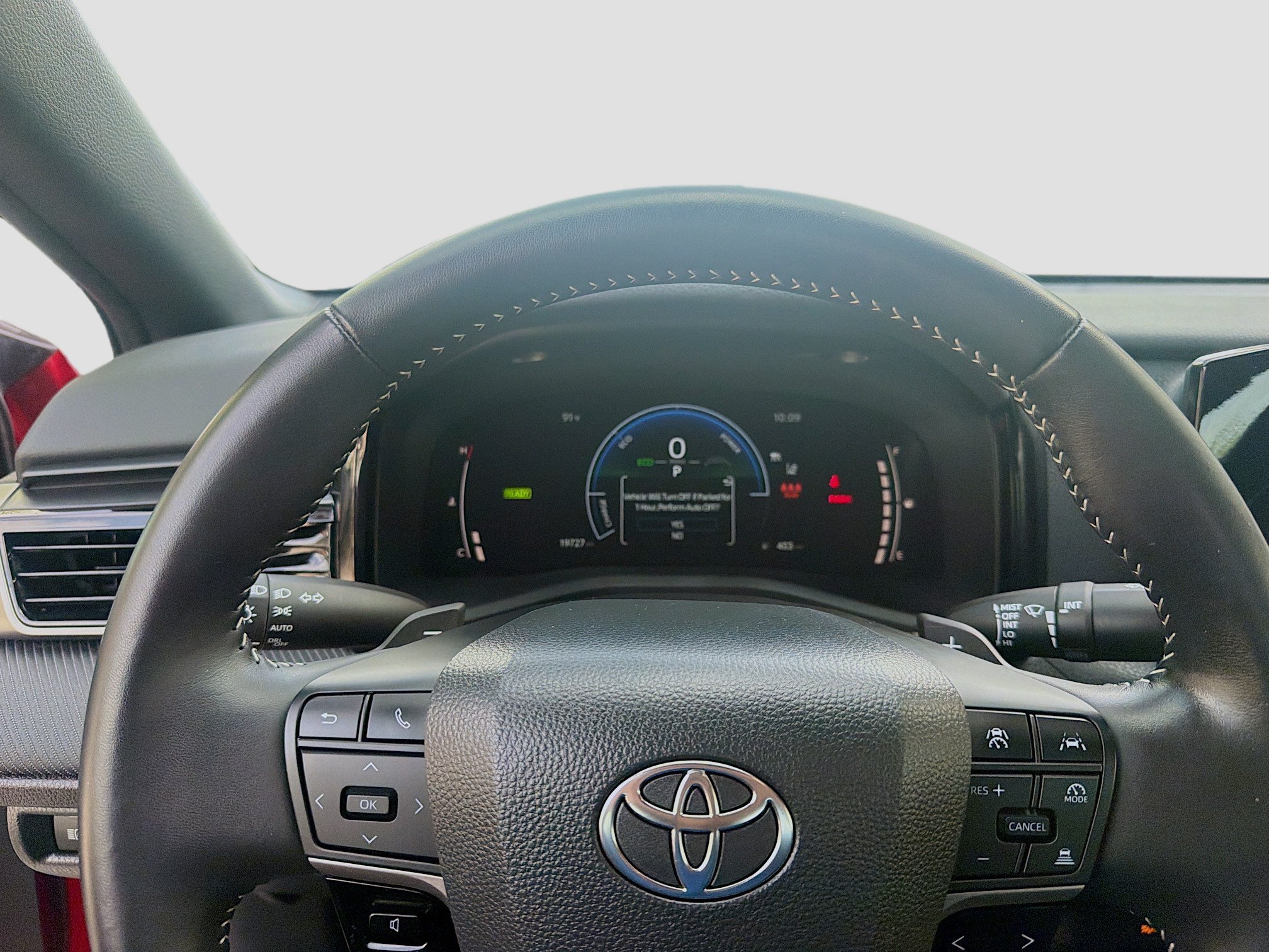 Used 2025 Toyota Camry SE FWD image 11