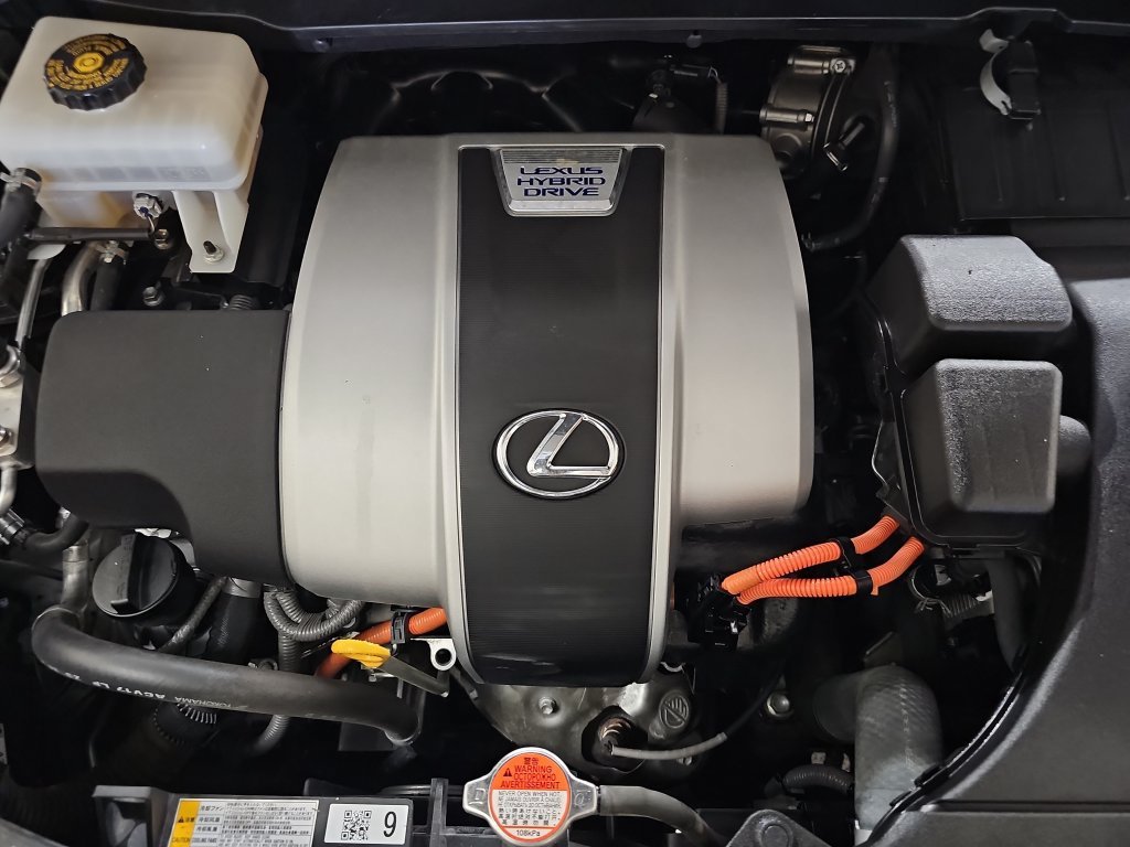 Used 2017 Lexus RX 450h AWD w/ Cold Weather Package image 32