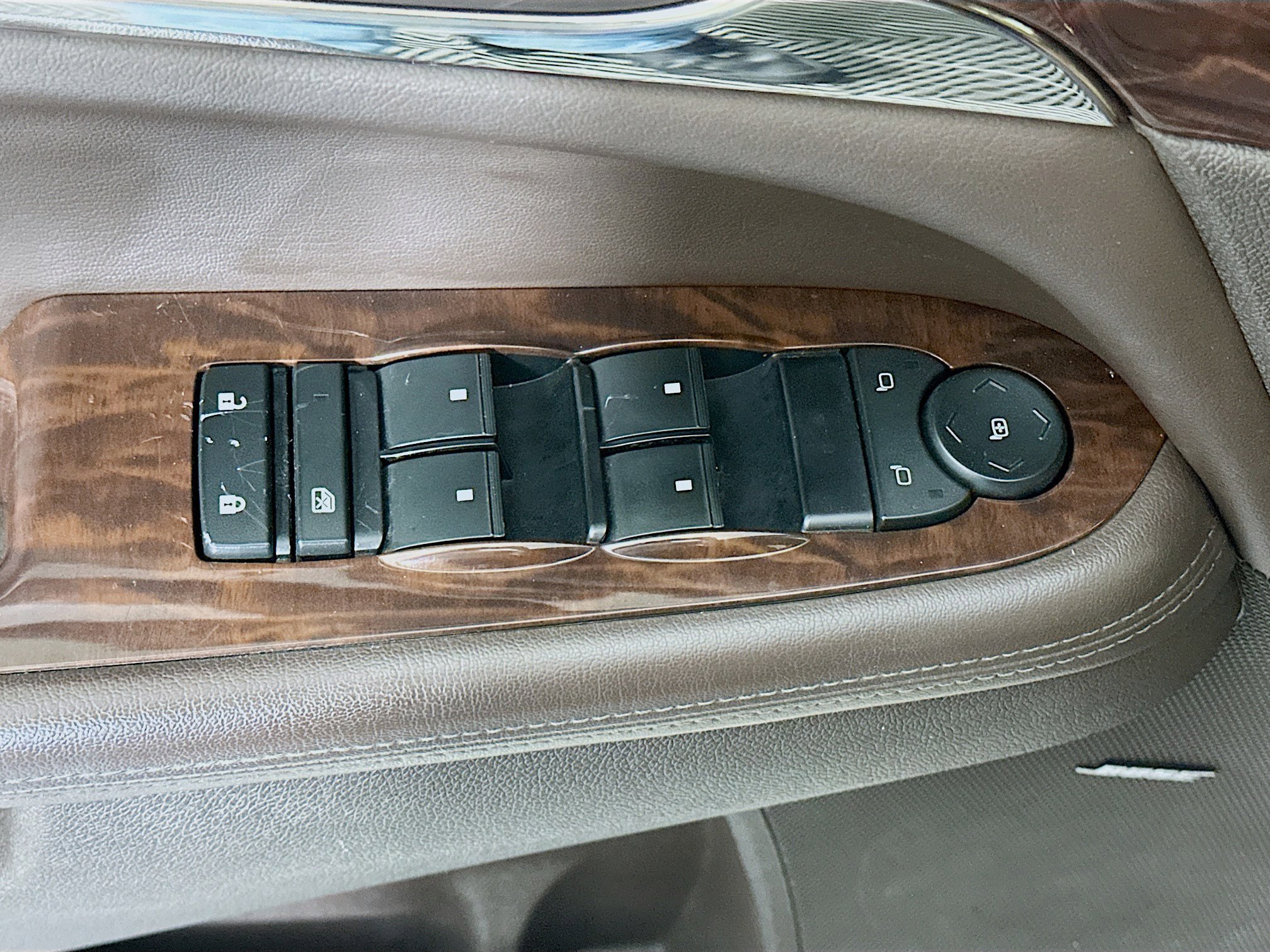 Used 2016 Buick Enclave Leather image 15