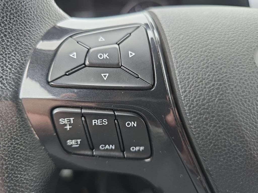 Used 2017 Ford Explorer XLT w/ Equipment Group 202A AWD/4WD image 19