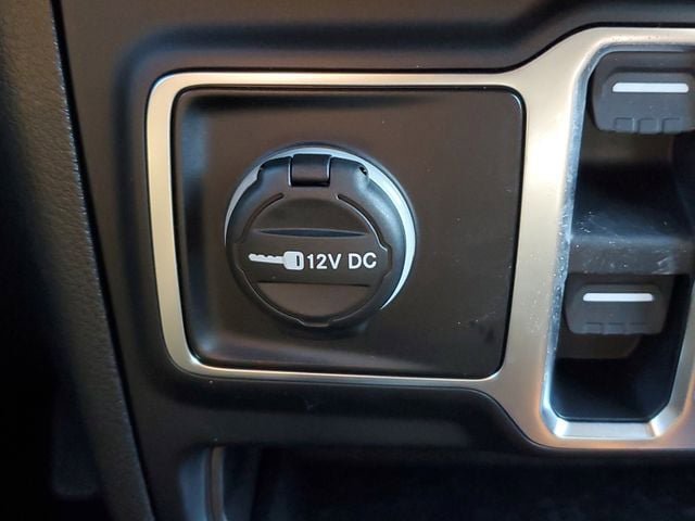 New 2026 Jeep Wrangler Unlimited Sahara AWD/4WD image 31