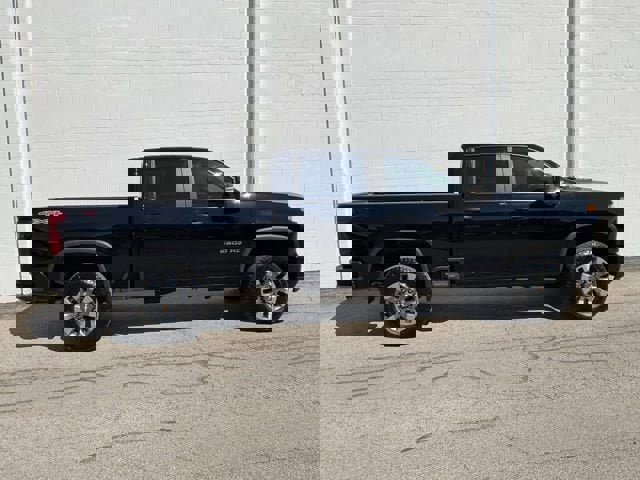 Used 2025 Chevrolet Silverado 2500 Custom w/ Custom Value Package image 3