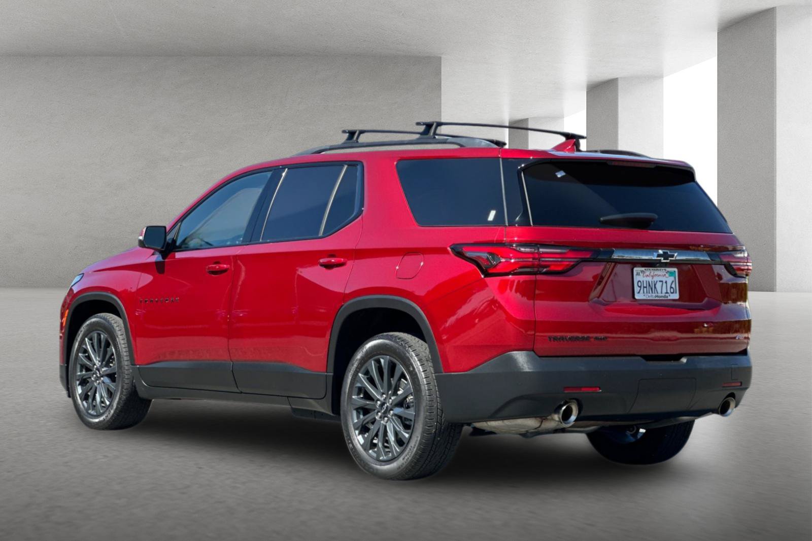 Used 2023 Chevrolet Traverse RS w/ LPO, Cargo Package AWD/4WD image 6