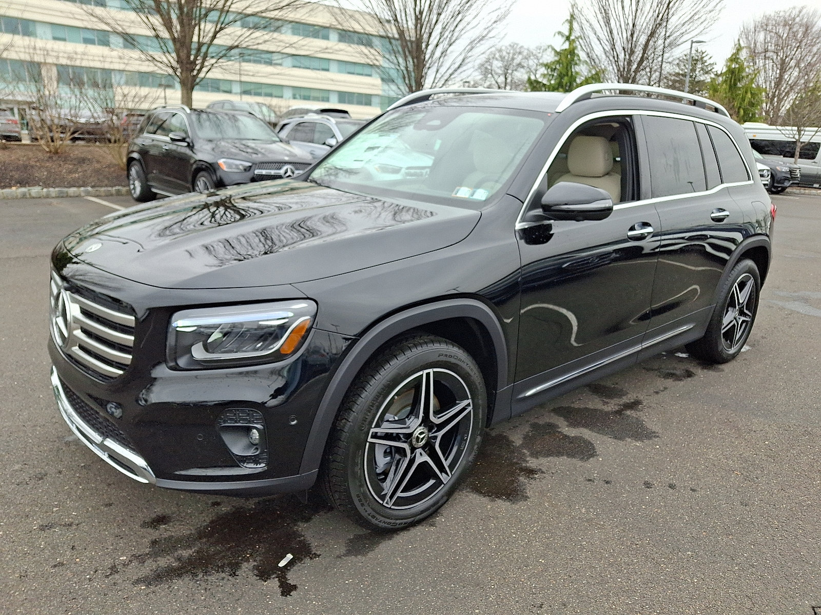 New 2026 Mercedes-Benz GLB 250 4MATIC image 3
