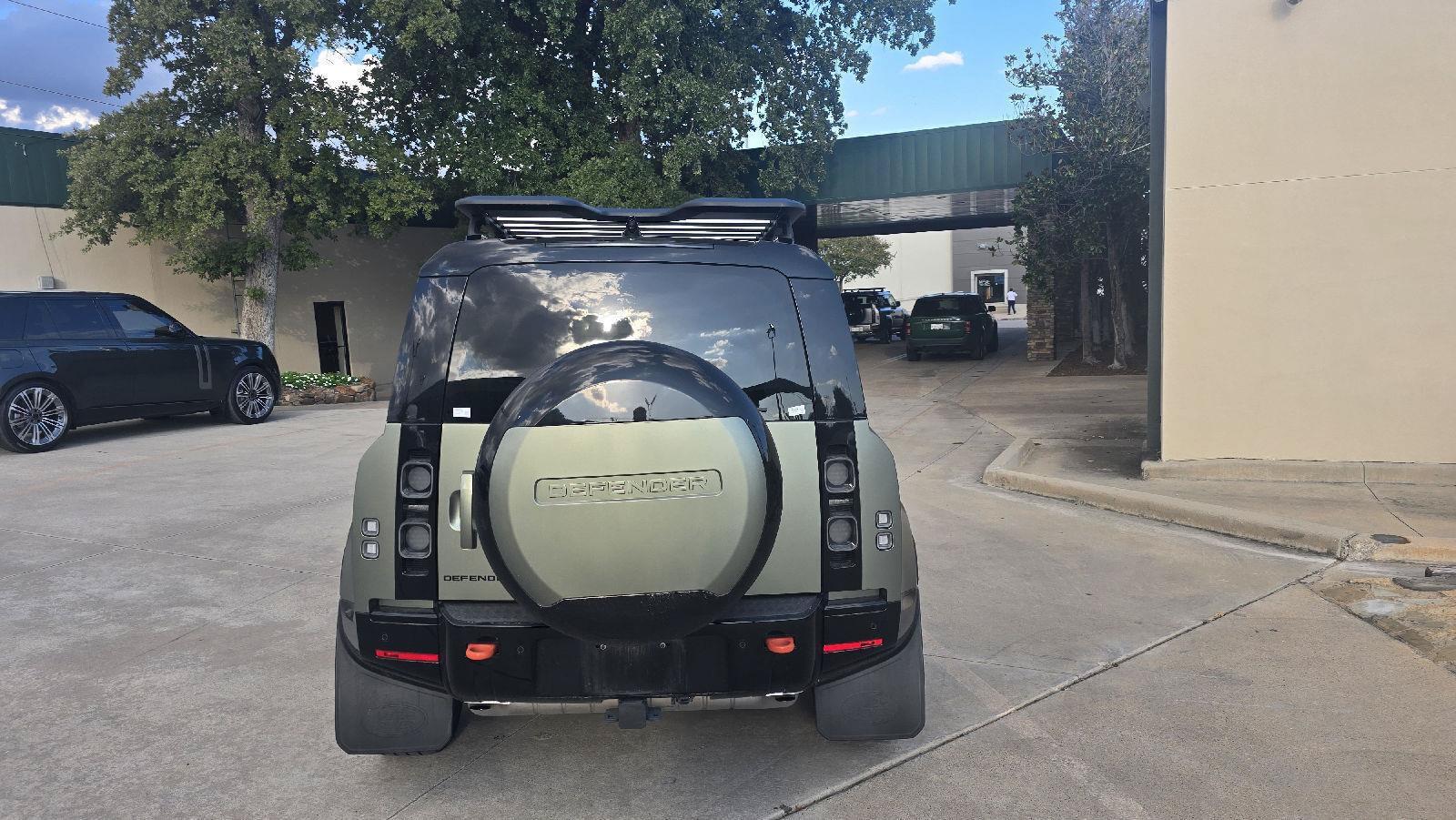 Used 2024 Land Rover Defender 110 X AWD/4WD image 3