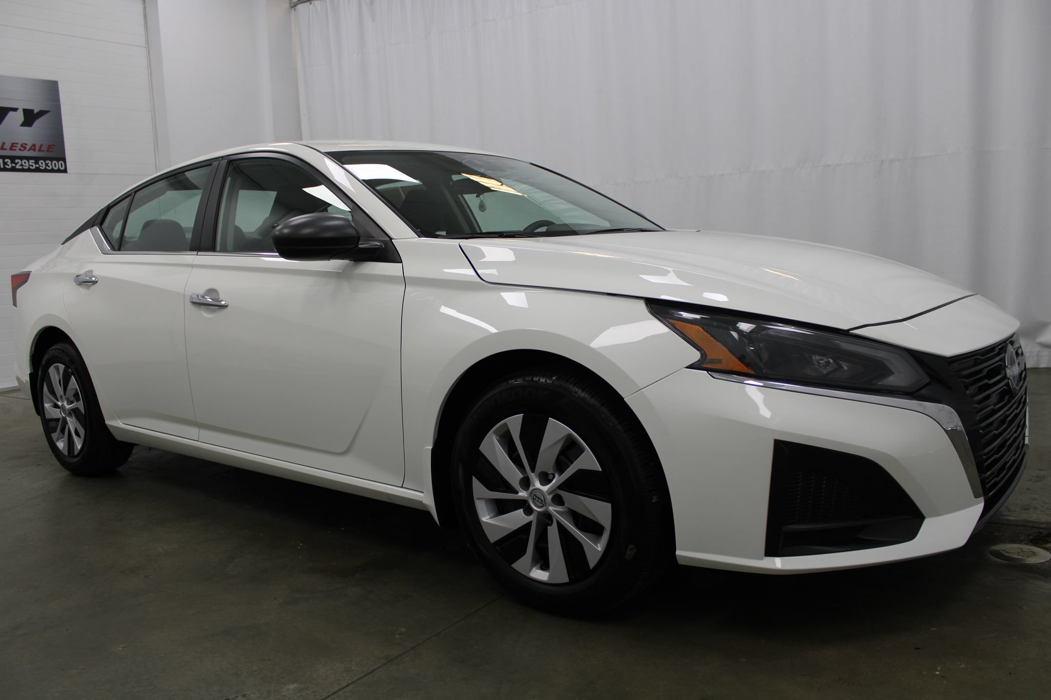 Used 2025 Nissan Altima 2.5 S FWD image 4