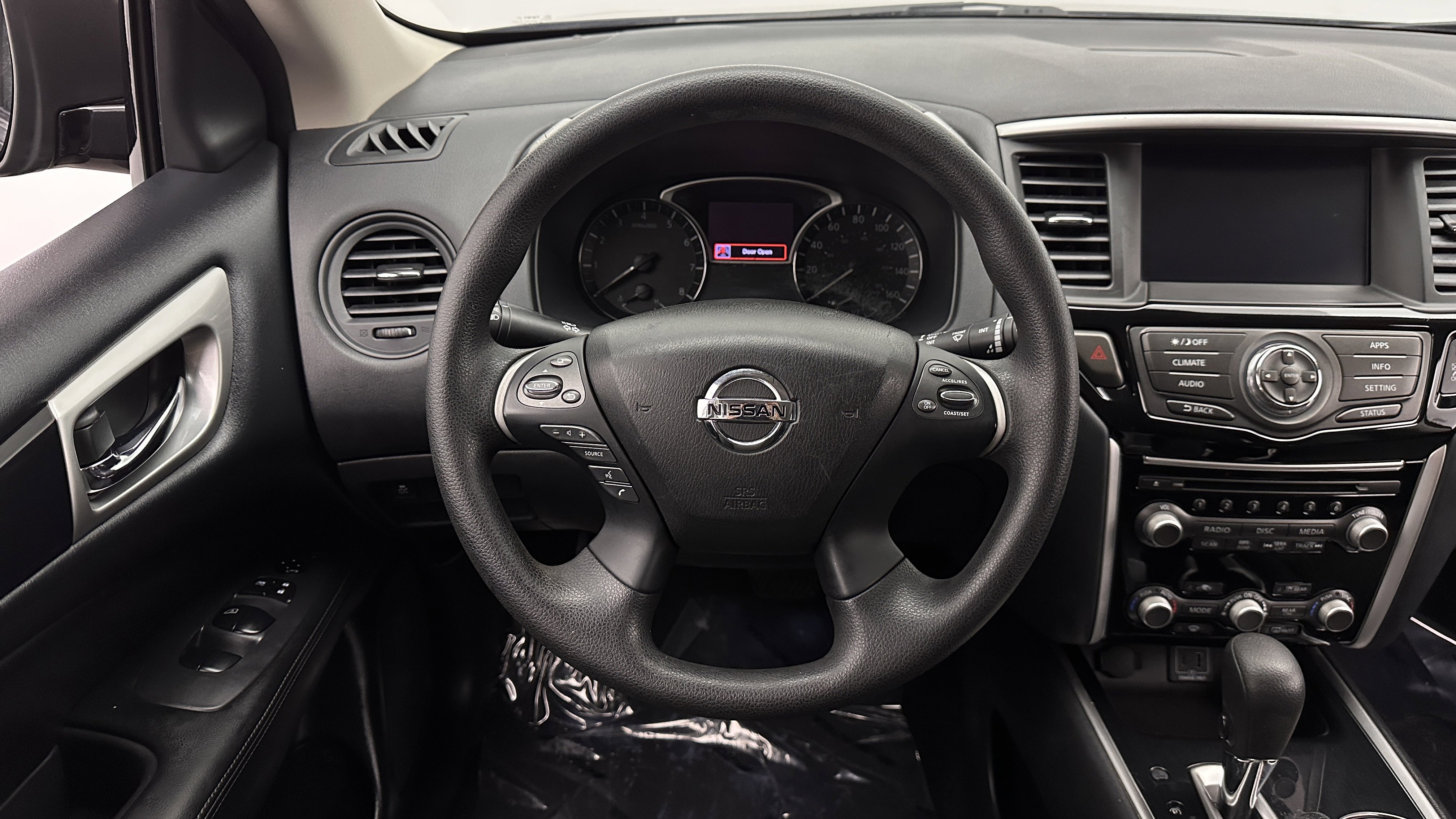 Used 2020 Nissan Pathfinder S FWD image 24