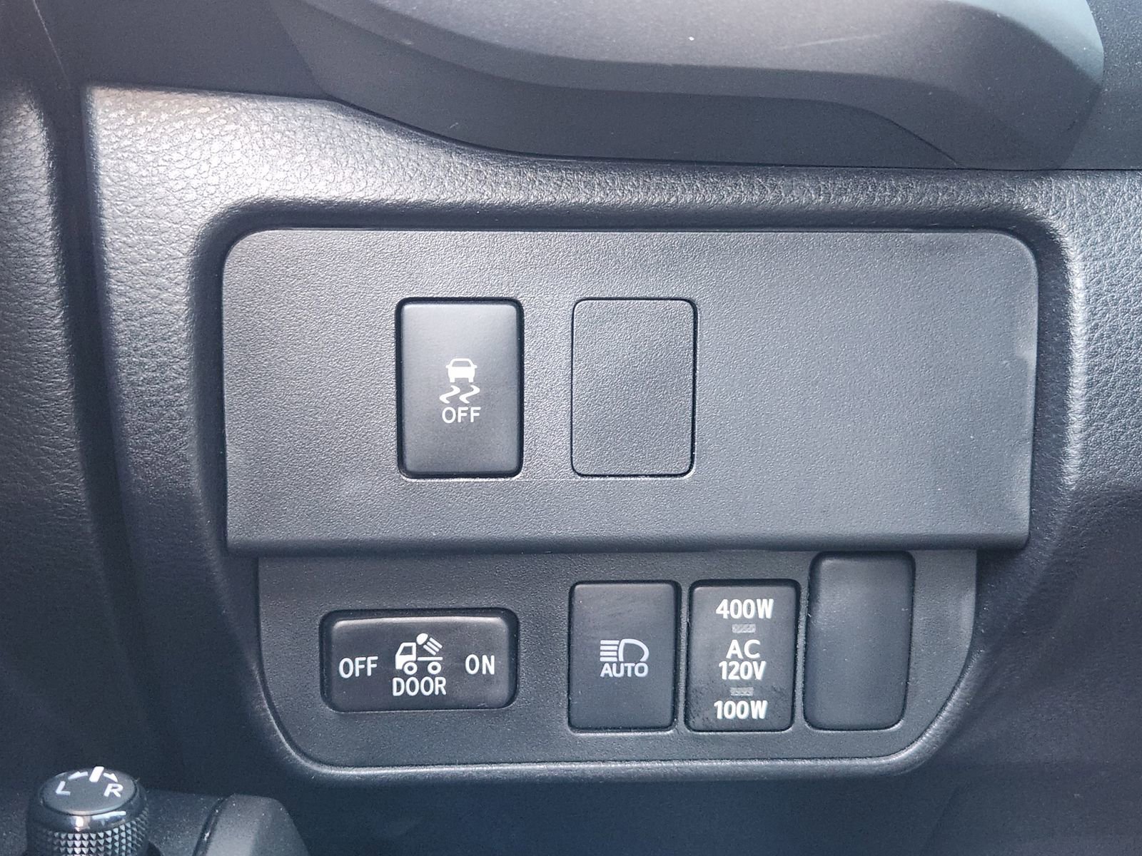 Used 2023 Toyota Tacoma TRD Off-Road image 25