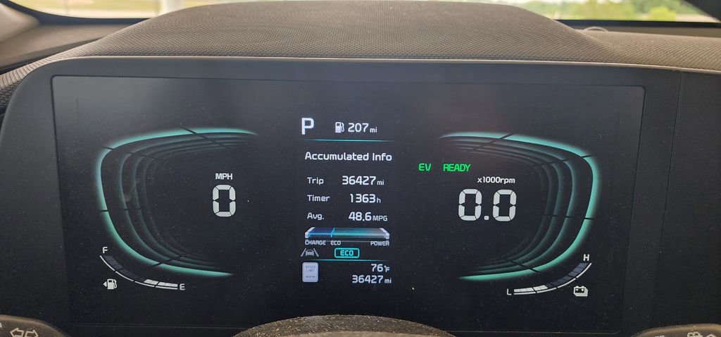 Used 2024 Kia Niro LX FWD image 28