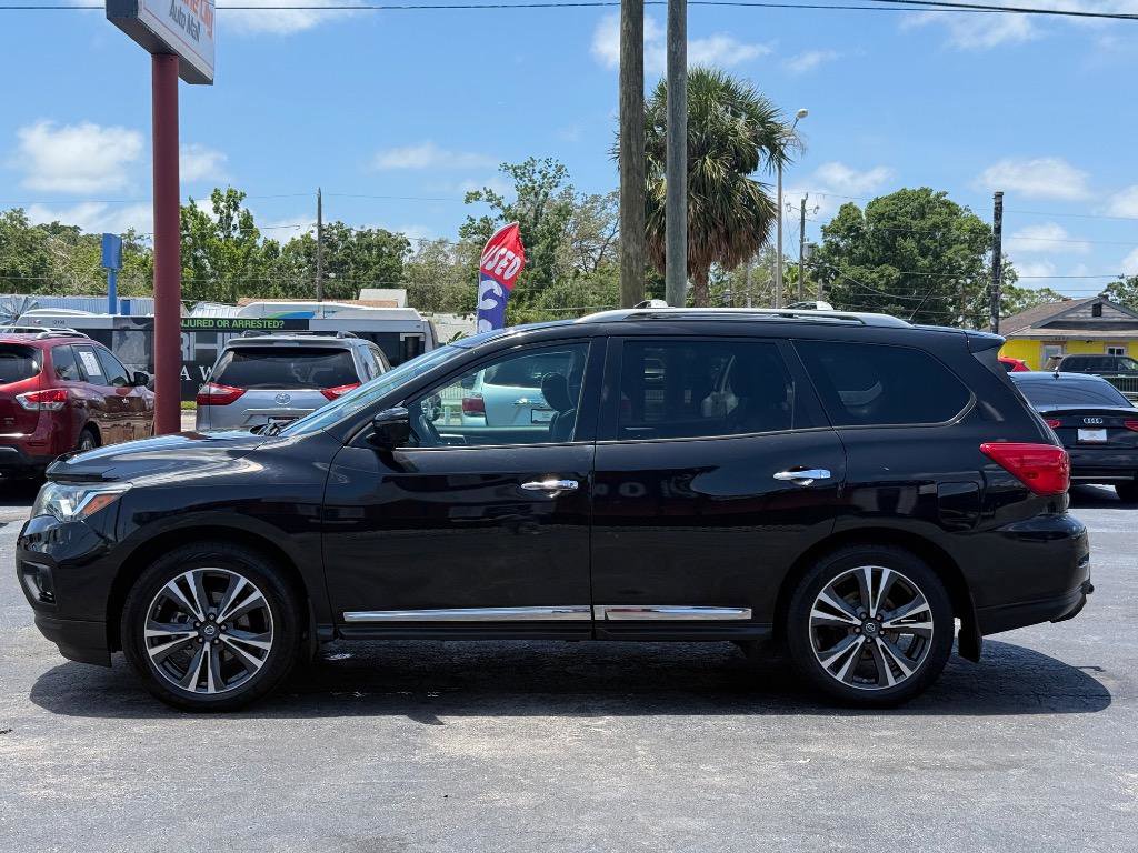 Used 2017 Nissan Pathfinder Platinum w/ Cargo Package image 8