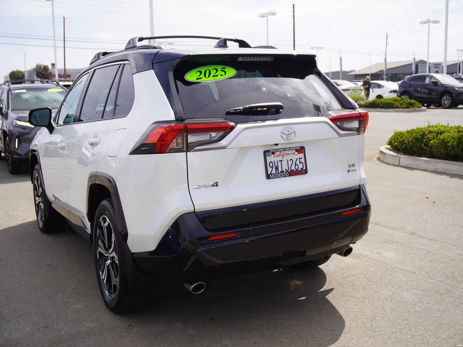 Used 2025 Toyota RAV4 XSE w/ Premium Package AWD/4WD image 9