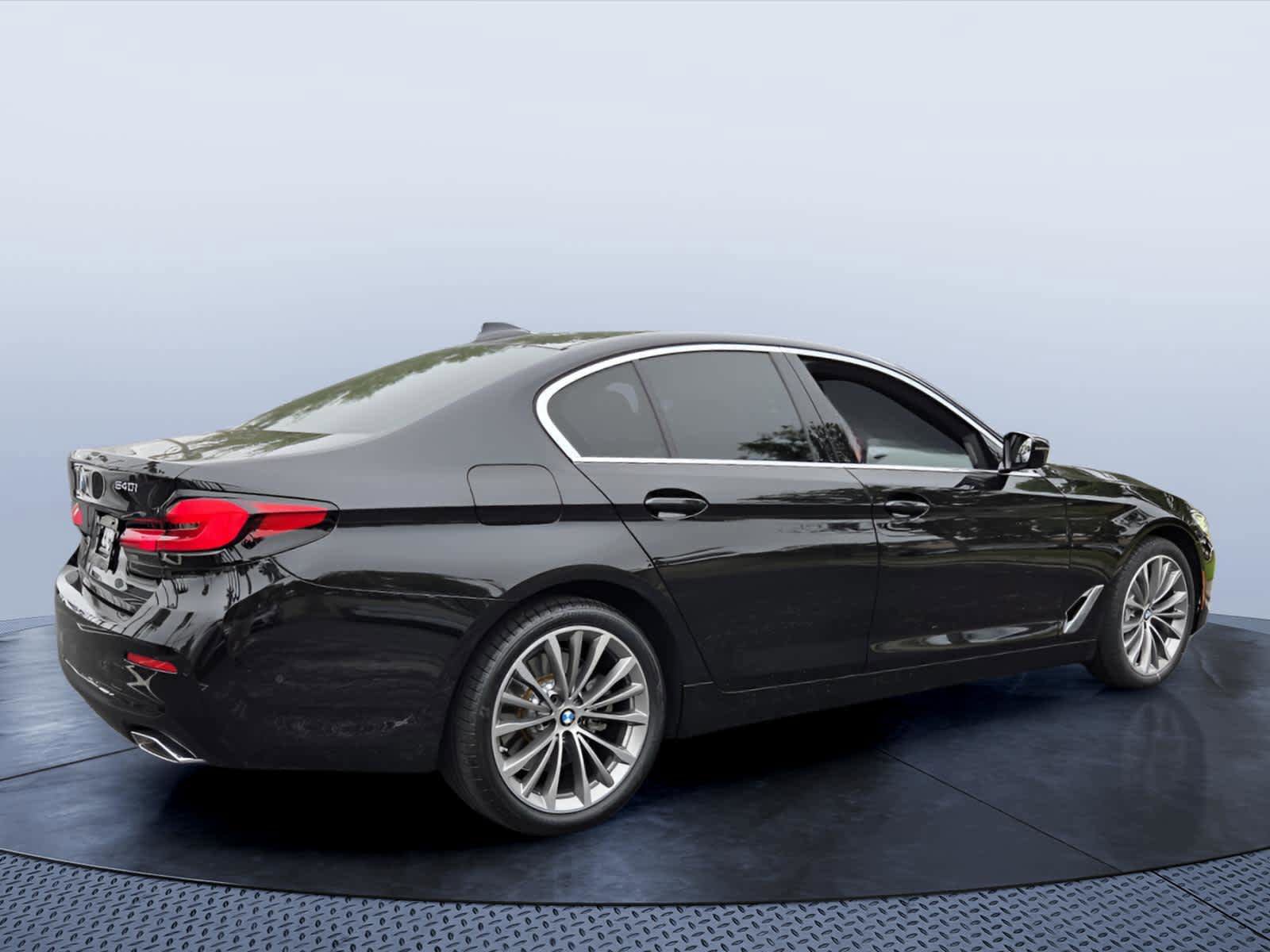 Used 2023 BMW 540i w/ Executive Package RWD image 5