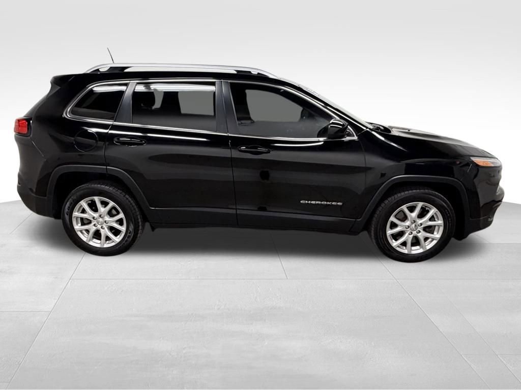 Used 2017 Jeep Cherokee Latitude w/ Cold Weather Group image 42