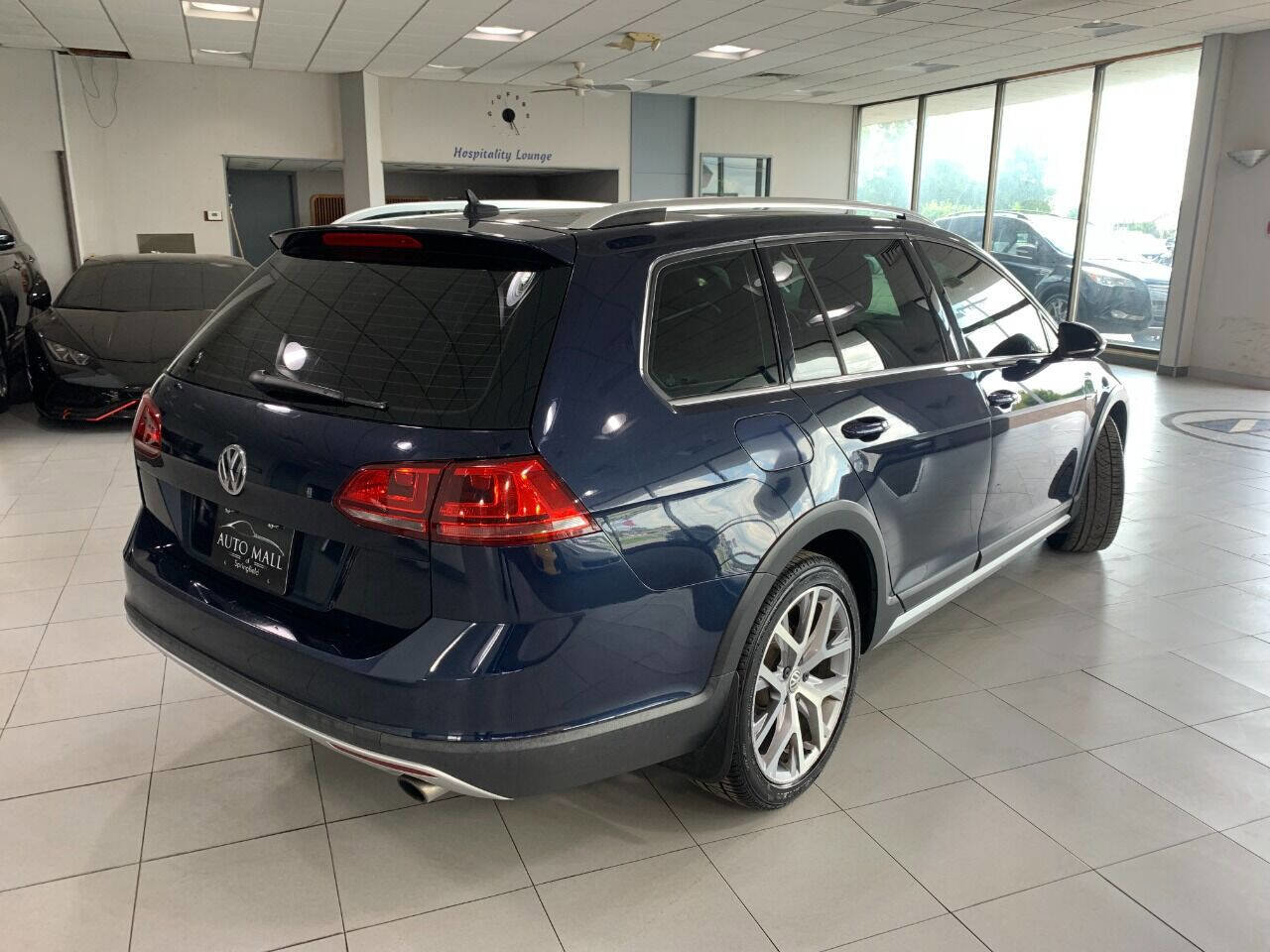 Used 2017 Volkswagen Golf Alltrack S AWD/4WD image 10