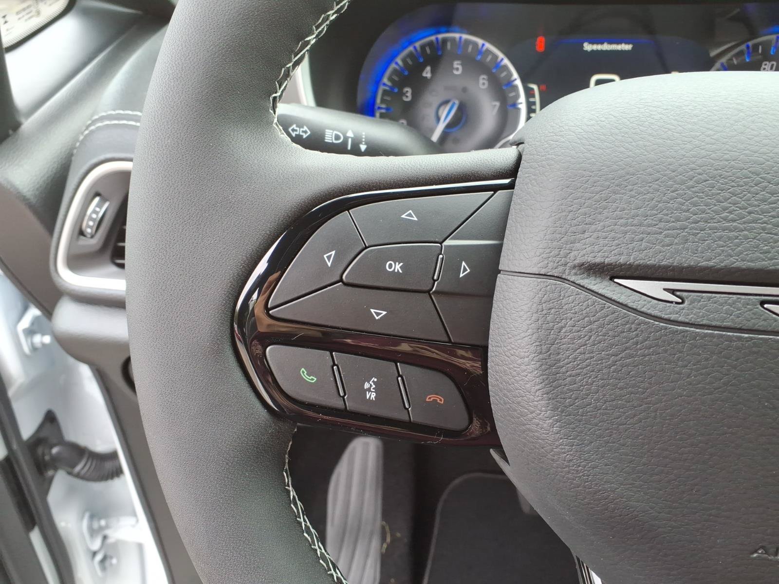 New 2027 Chrysler Pacifica Limited FWD image 19