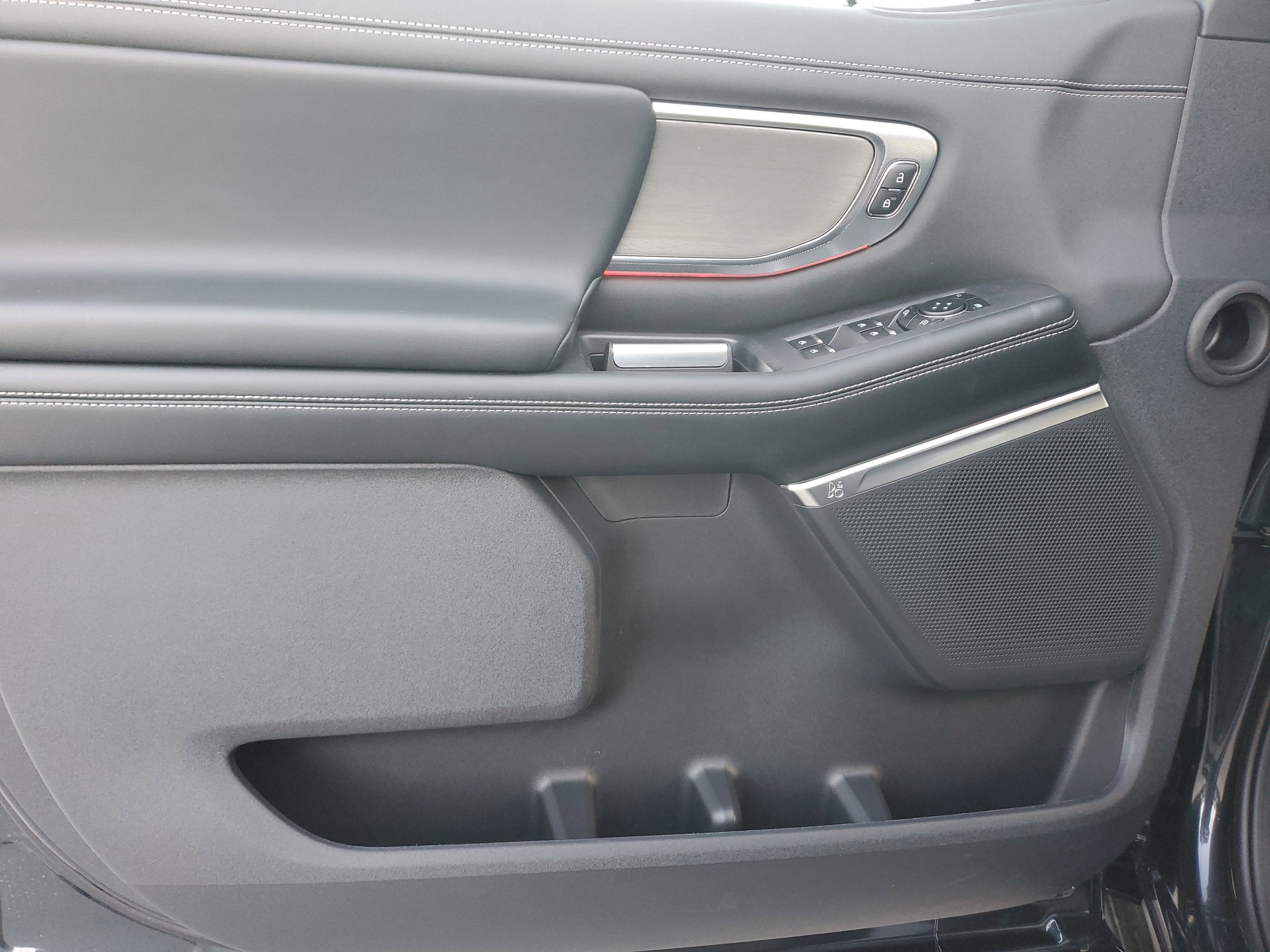 New 2025 Ford Expedition Max Platinum w/ Driver's Package image 13