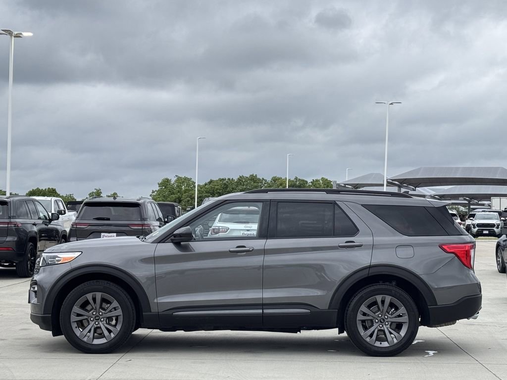 Used 2023 Ford Explorer XLT w/ Equipment Group 202A image 6
