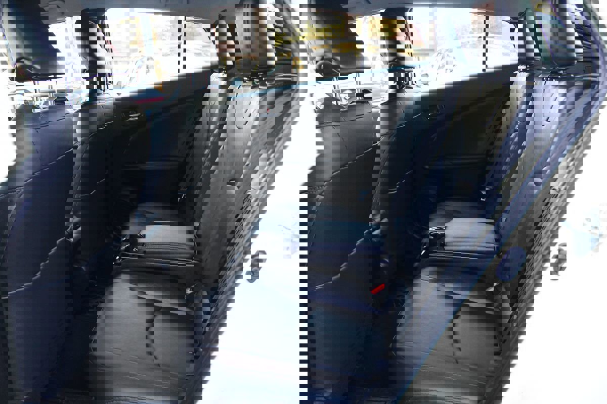 Used 2017 Toyota Prius Prime Premium image 24