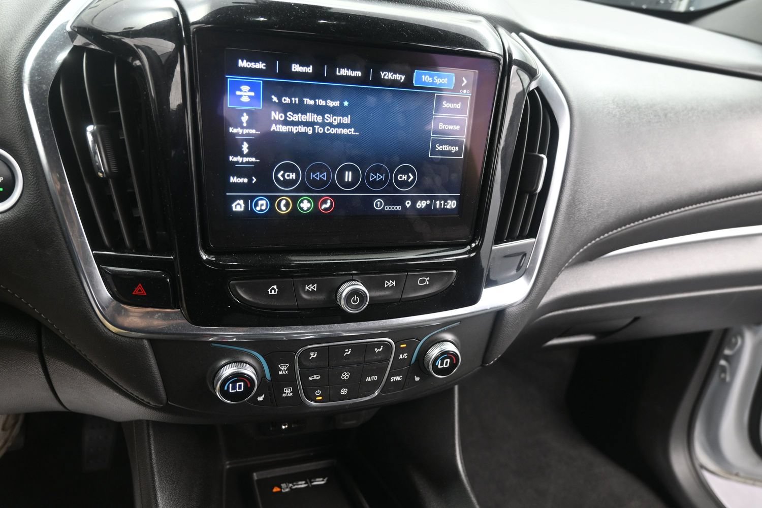 Used 2023 Chevrolet Traverse LT w/ LPO, Floor Liner Package AWD/4WD image 28