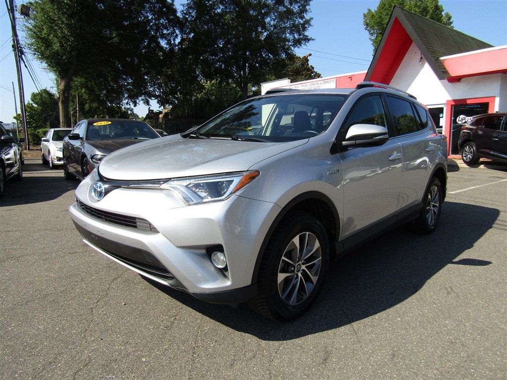 Used 2016 Toyota RAV4 XLE AWD/4WD image 11