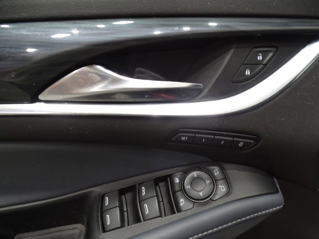 Used 2024 Buick Enclave Premium image 22