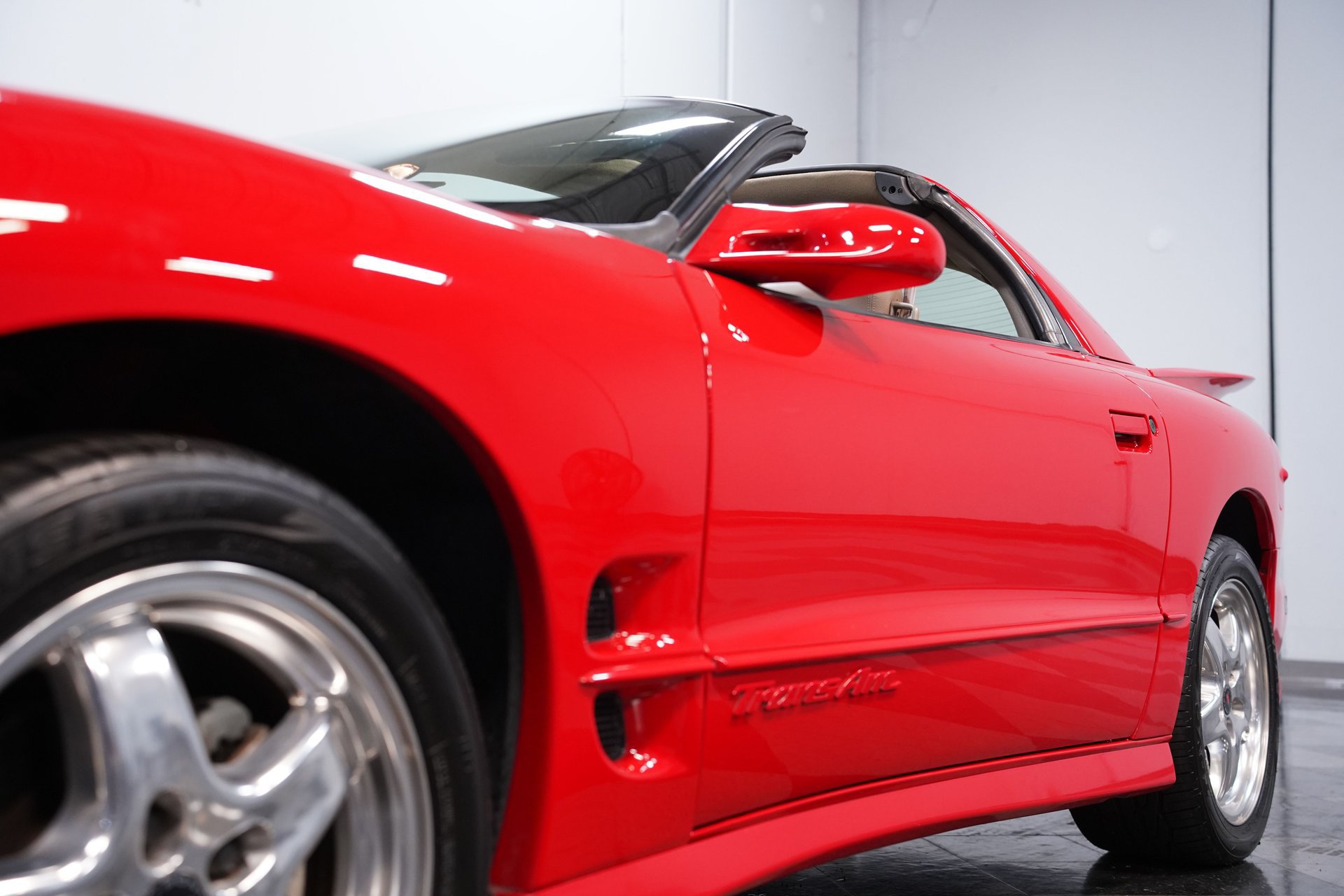 Used 2001 Pontiac Firebird Formula w/ Protection Group RWD image 18