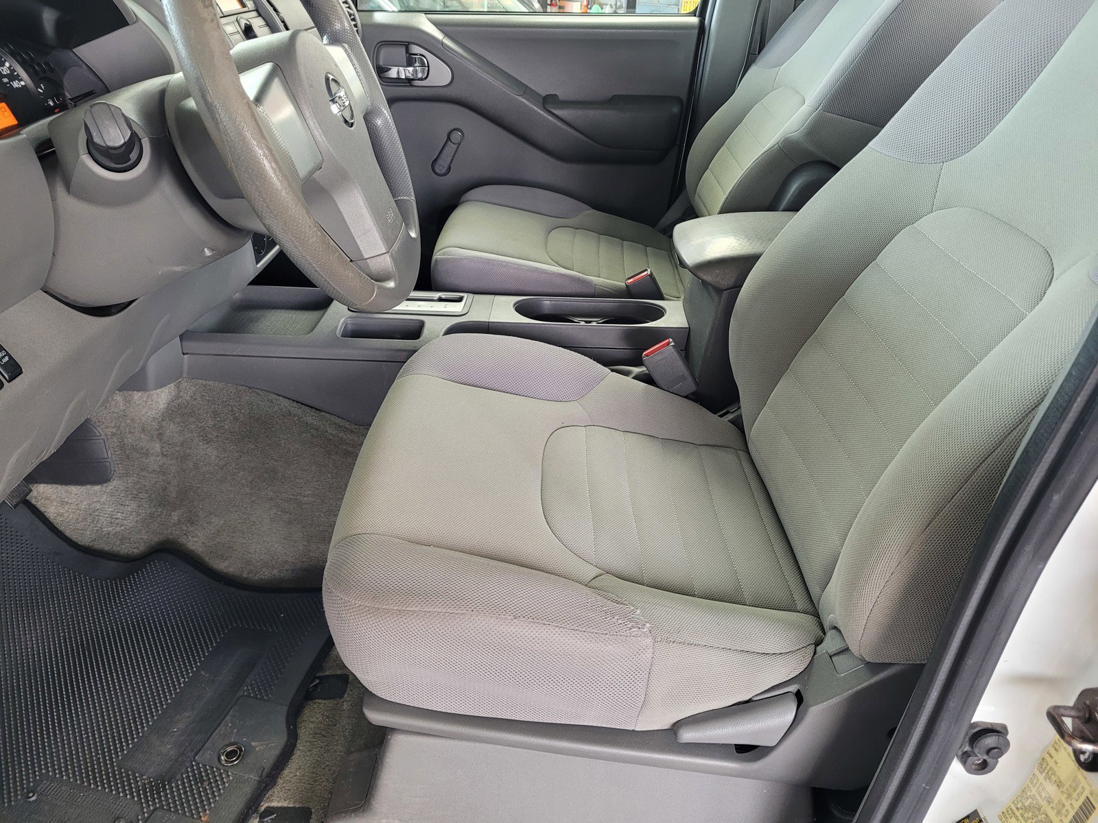 Used 2013 Nissan Frontier S image 18