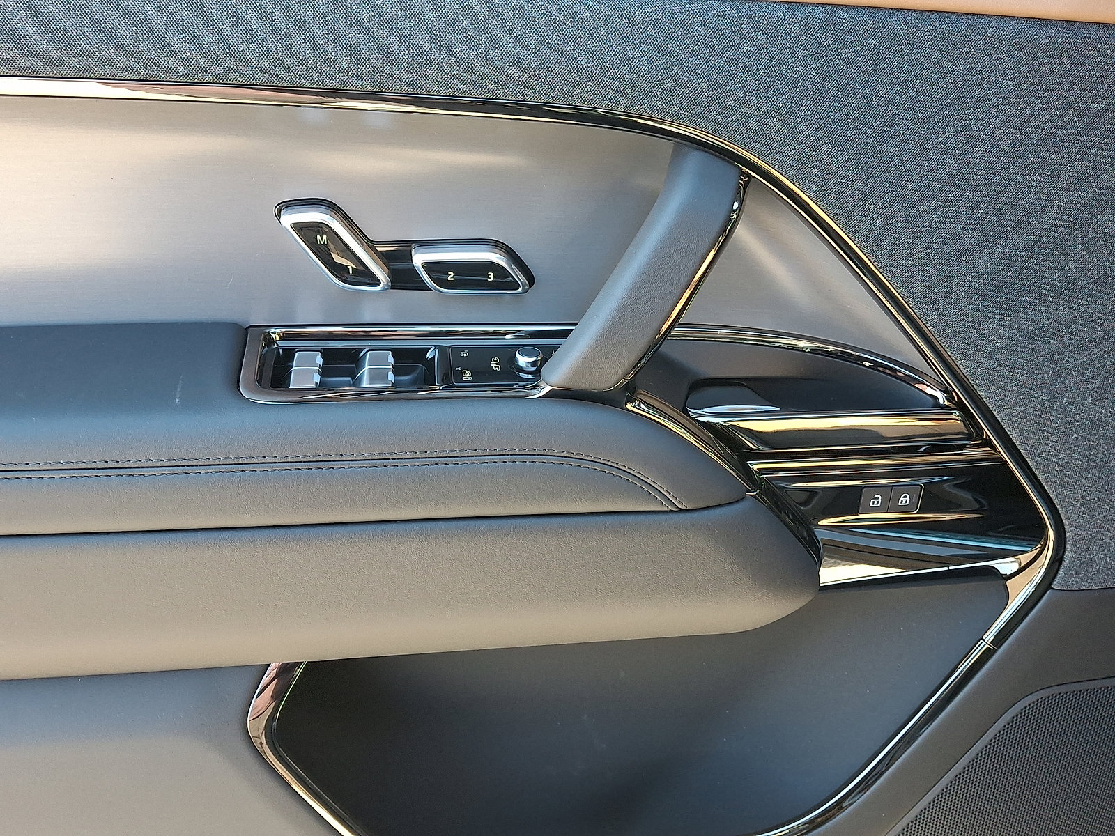 New 2025 Land Rover Range Rover Sport Dynamic SE image 4