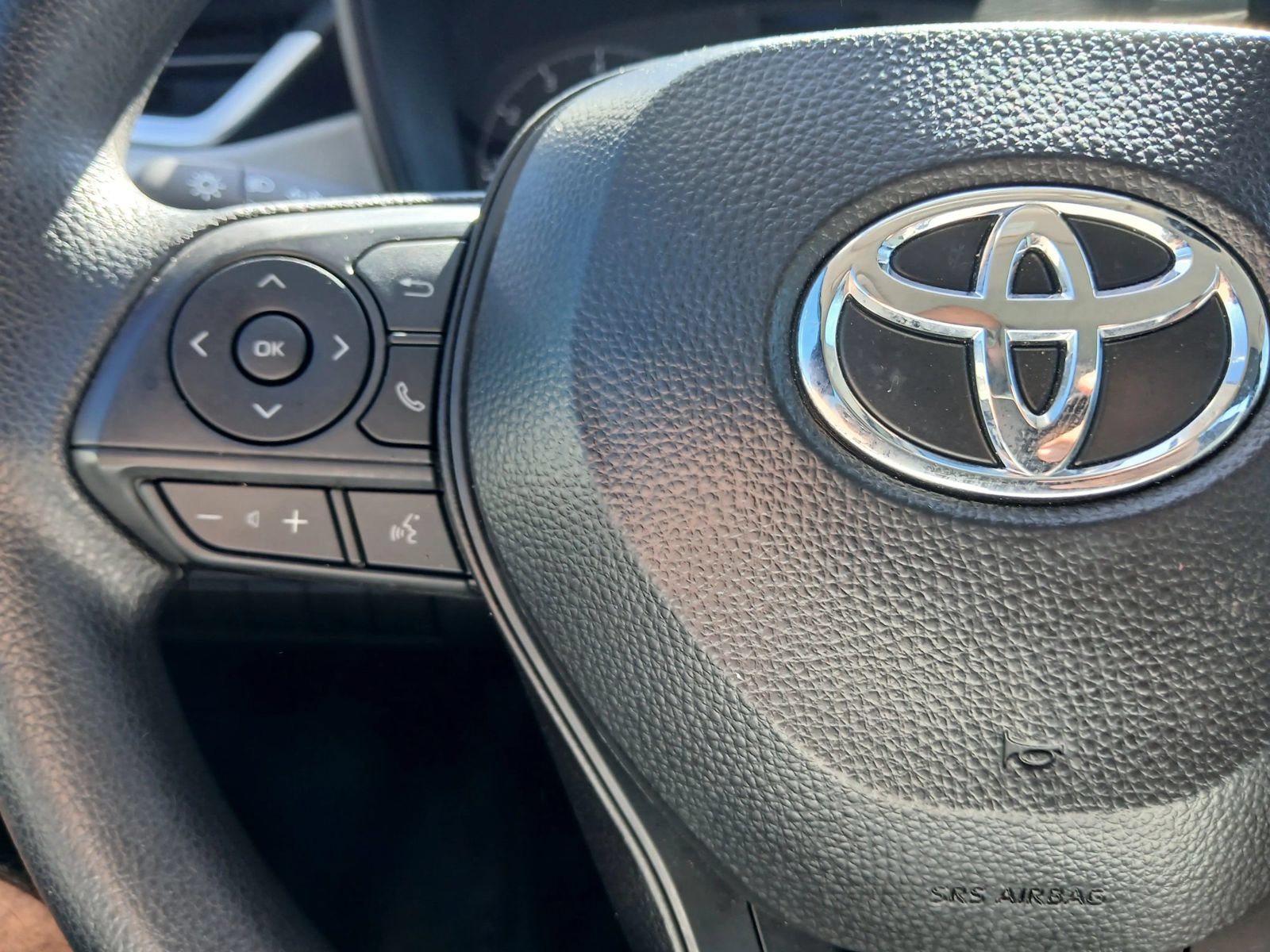 Used 2025 Toyota Corolla LE FWD image 19