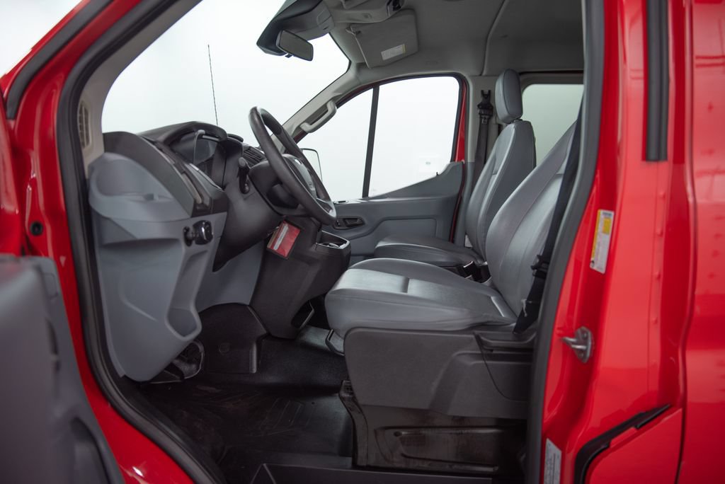 Used 2018 Ford Transit 150 XL RWD image 7