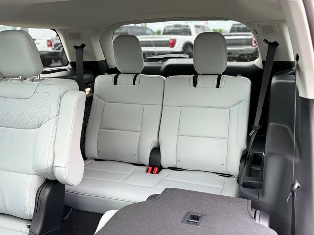 New 2026 Ford Explorer Platinum w/ LUX Leather Package AWD/4WD image 24