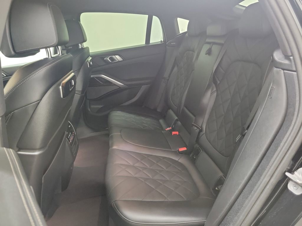 Used 2025 BMW X6 xDrive40i image 14