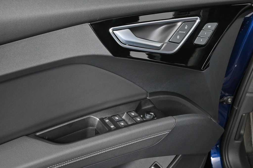 New 2025 Audi Q4 e-tron Prestige image 6